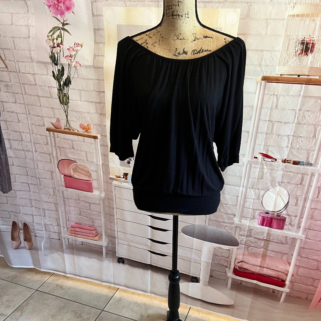 Black Pullover Top